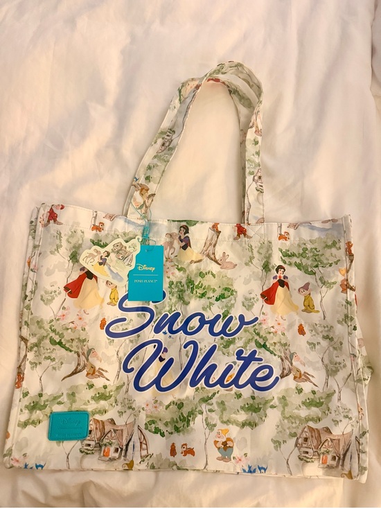 Disney Handbags - Disney Posh Peanut Snow White Print Tote Bag Purse